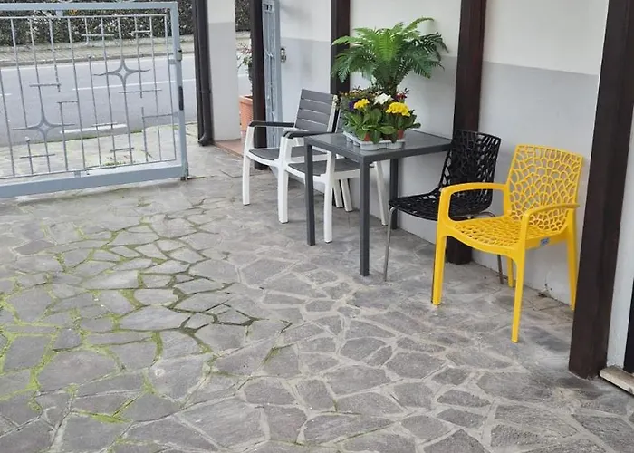 Alojamento de Acomodação e Pequeno-almoço Dimora Anett House